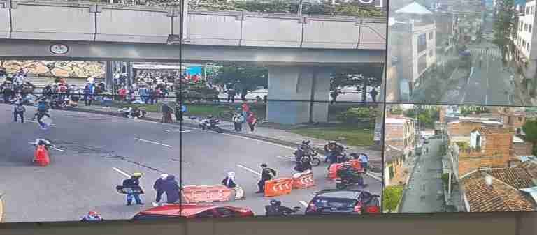 Más de cinco horas estuvo bloqueada la glorieta de Niquía por cuenta de manifestantes.
