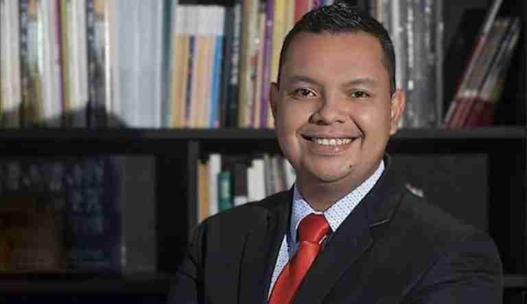 Polémica en Telemedellín por salida del director del noticiero, Hernán Muñoz