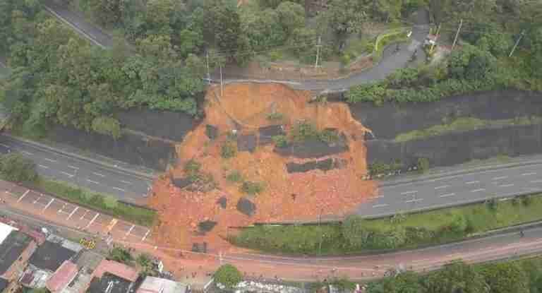 Cierre total en autopista norte a la altura de Copacabana