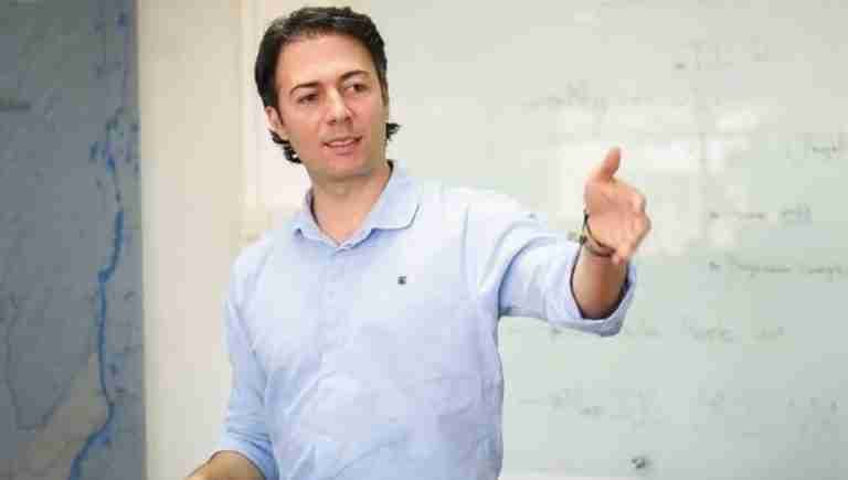 Denuncian al alcalde de Medellín por pánico económico