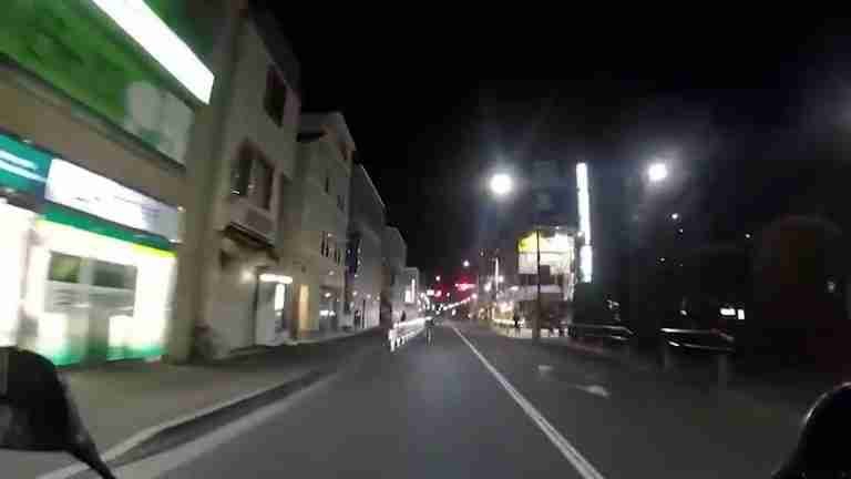 En video quedó registrado el momento del apagón en Japón