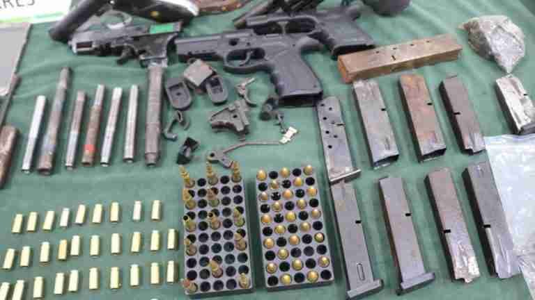 Fabricaban armas dentro de una casa en Cali