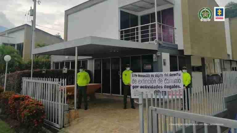 Fiscalía ocupa bienes por más de $17 mil millones que habrían sido adquiridos con chance ilegal
