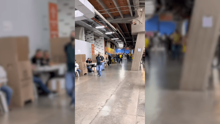 Aún tiene tiempo de votar: poca afluencia en el Estadio