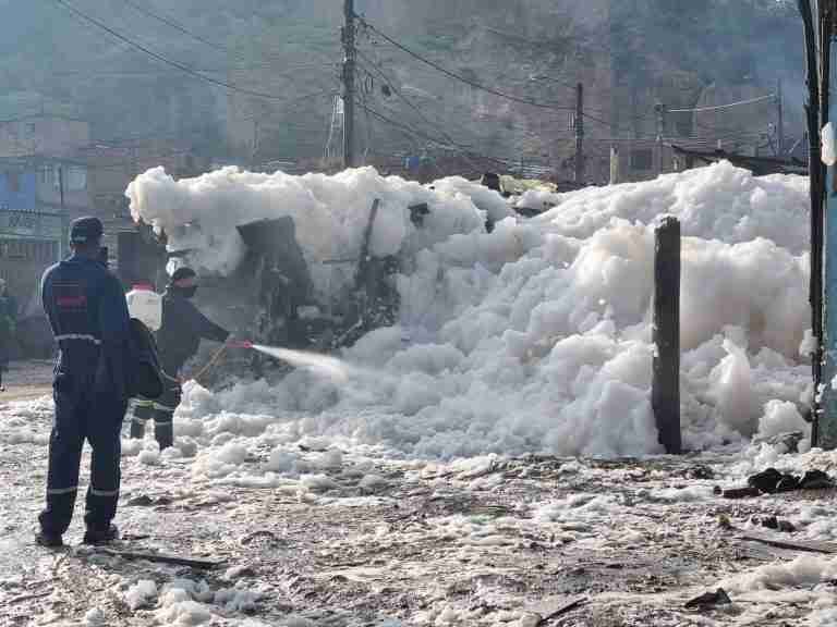 Espuma tóxica afectó a más de 240 personas
