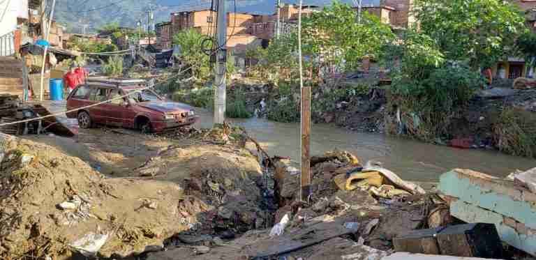 A 1.400 ascendió el número de personas damnificadas por lluvias en Bello