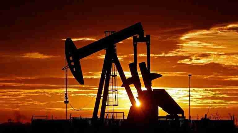 Precio del petróleo cae 5% por temores de recesión