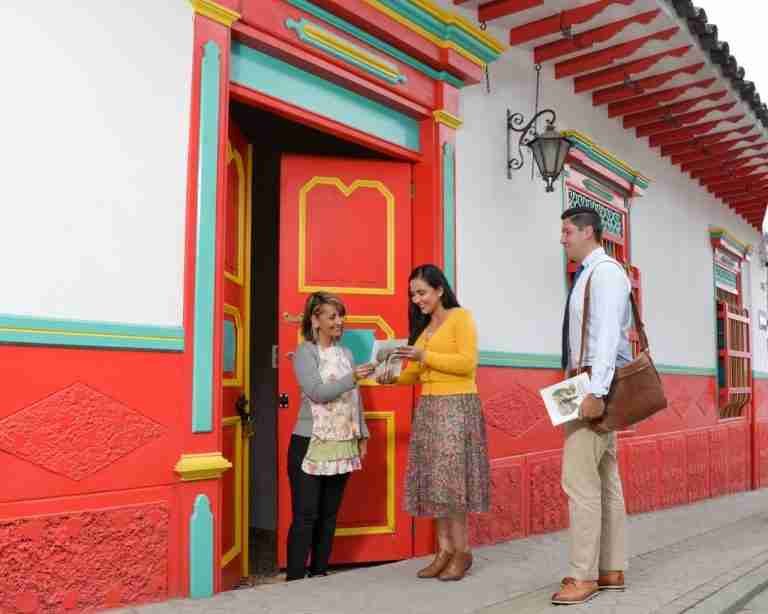 Desde mañana los testigos de Jehová volverán a evangelizar puerta a puerta