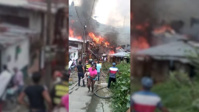 Al menos 30 familias lo perdieron todo en voraz incendio