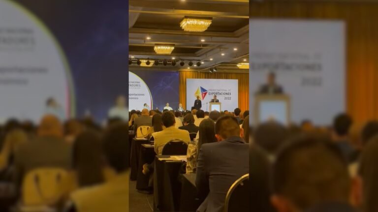 Gobernador de Antioquia refutó a Quintero en congreso de ANALDEX