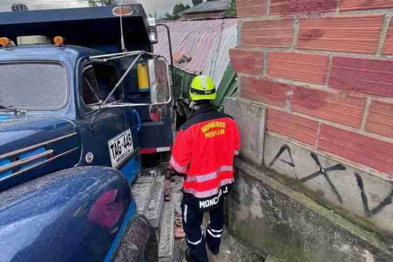 Una volqueta se estrelló contra jardín infantil