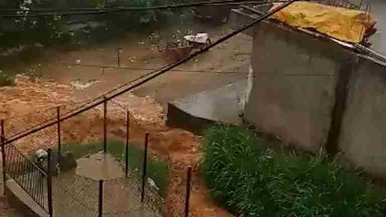 Lluvias colapsaron vías en Bello y Medellín