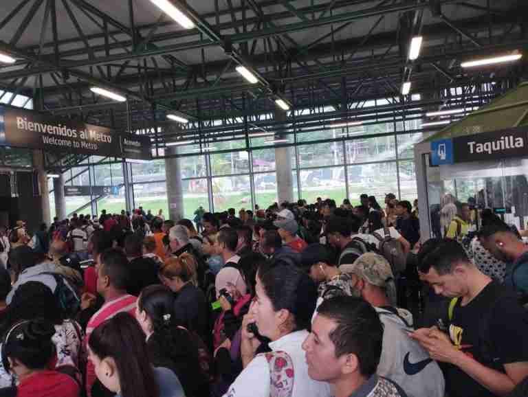 Retrasos en el Metro de Medellín por daño de un riel