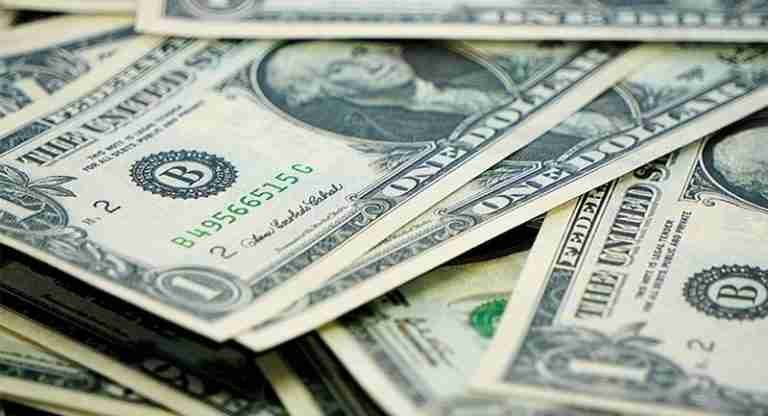 El dólar cerró a $4.904