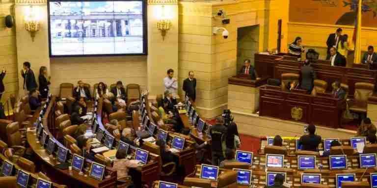 ¿Cuánto ganan los congresistas colombianos?