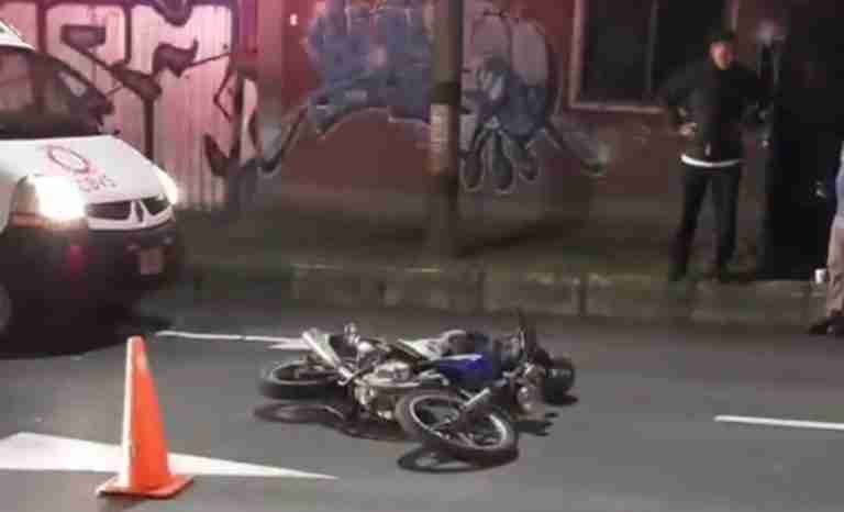 Dos motociclistas fallecieron al estrellarse contra vehículos de carga en dos municipios de Antioquia