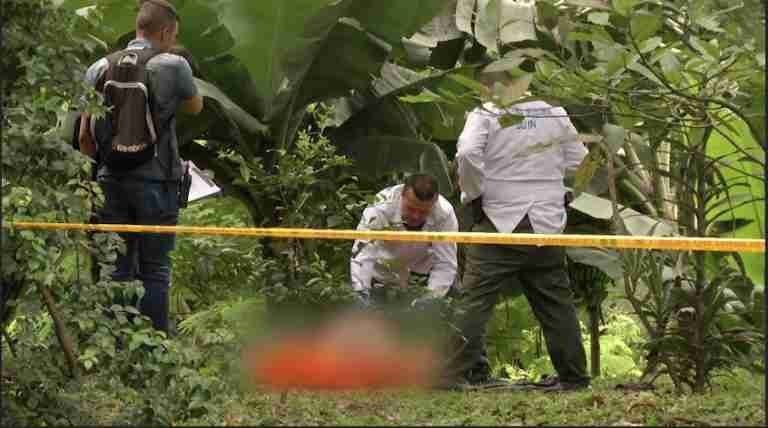 Capturaron a la mujer que le habría cortado los genitales a un hombre y luego lo lanzó a una quebrada en Medellín