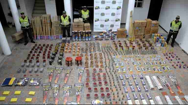 104 comparendos realizados y 64 mil gramos de pólvora incautada en los días previos a la alborada en Medellín