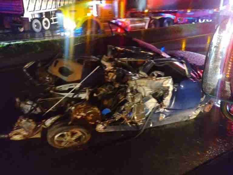 Tres muertos y dos heridos en incidente vial