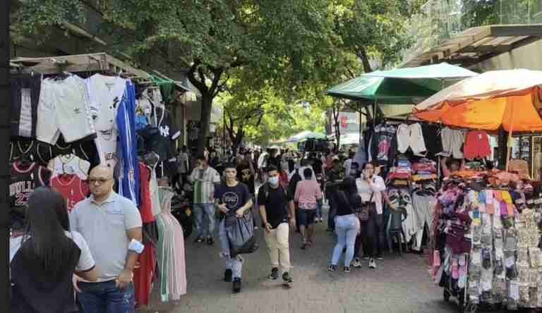 Grandes expectativas en ventas por parte de los comerciantes del centro de Medellín con la llegada de la temporada decembrina