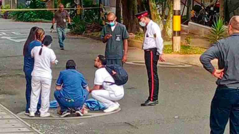 Mujer cayó del piso 10 de la Clínica León XIII
