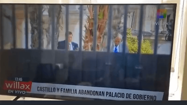 Pedro Castillo abandona el Palacio de Gobierno