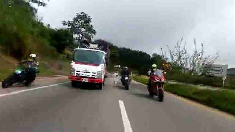 «Un asesino al volante»: Claudia López sobre motociclista