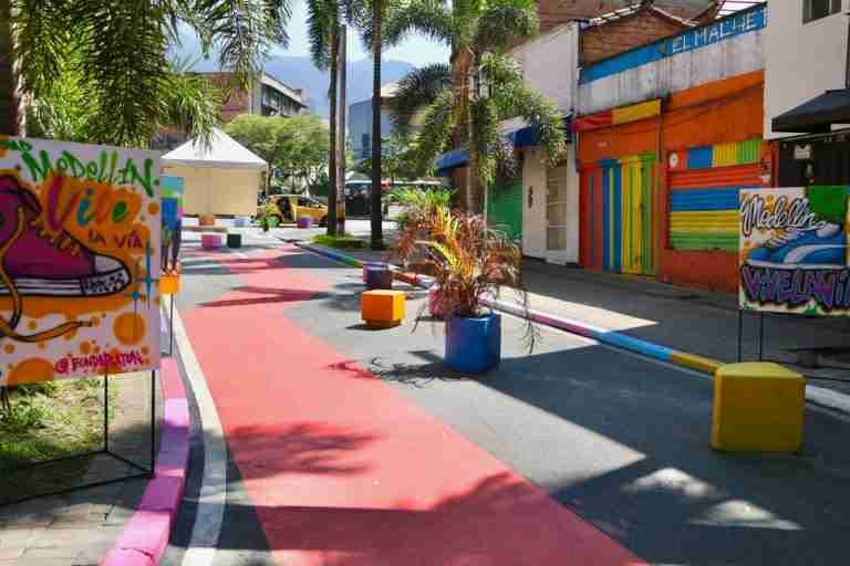 La calle Barbacoas se convirtió en un sendero peatonal