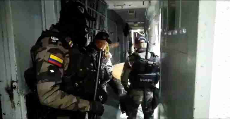 Operativo en la Picota. Trasladan a más de 260 internos