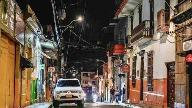 Andes estrenando alumbrado público
