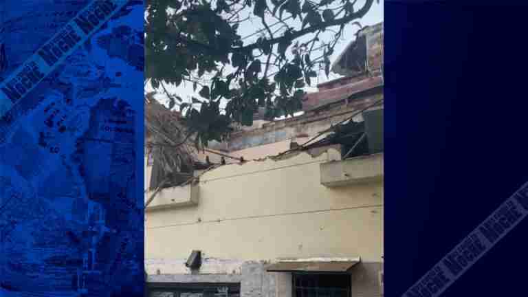 En Manrique tres viviendas fueron evacuadas por desplome de un muro