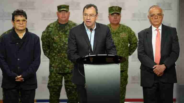 Tras escándalo, Gobierno suspende cese al fuego bilateral