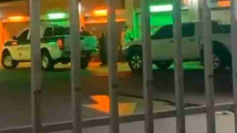 Era su madre. Mujer dejó a bebé en carro en parqueadero de motel y murió