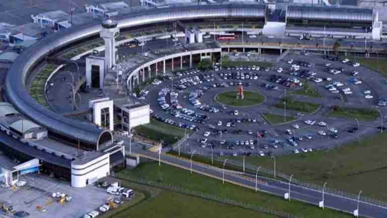 Pasajeros de aeropuertos: Paciencia y llegue a tiempo