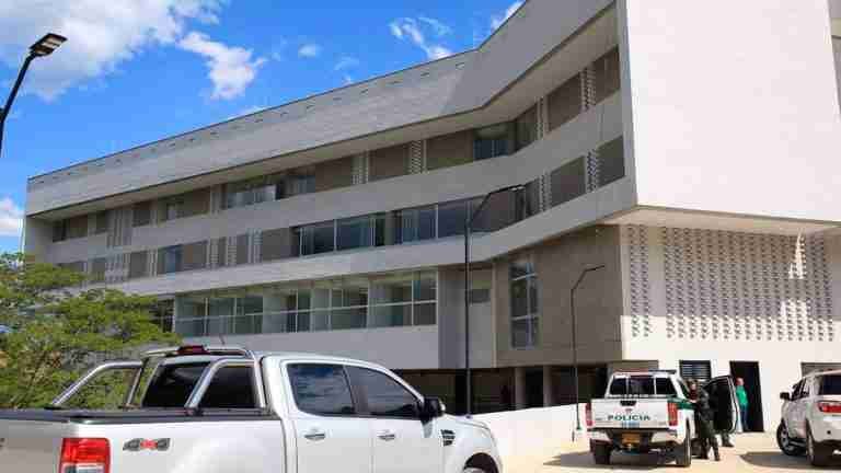 ¡Tocamos fondo! Roban nueva estación de Policía de Santa Fe de Antioquia