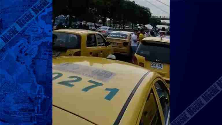 Más taxistas protestan en Floridablanca
