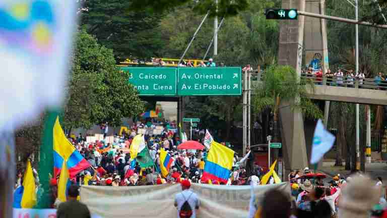 Hoy marcharon los simpatizantes, mañana lo hará la oposición