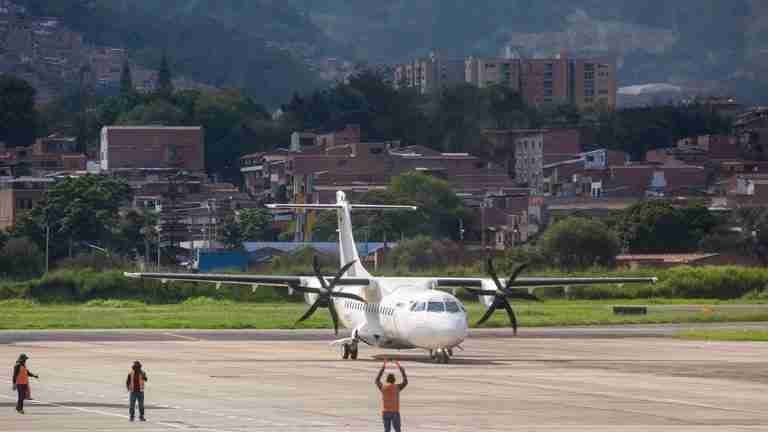 Por mal clima ayer y hoy, hay retrasos con los vuelos en Medellín
