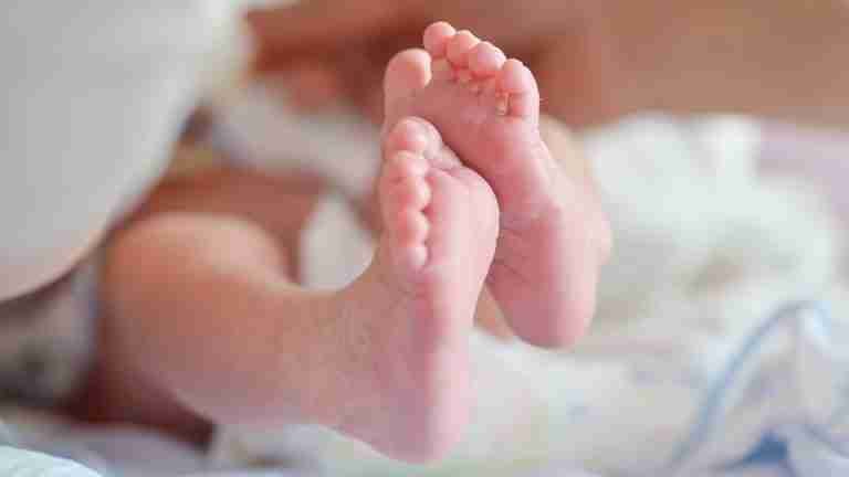 Un acto de amor incondicional: madre en coma da a luz a su hijo