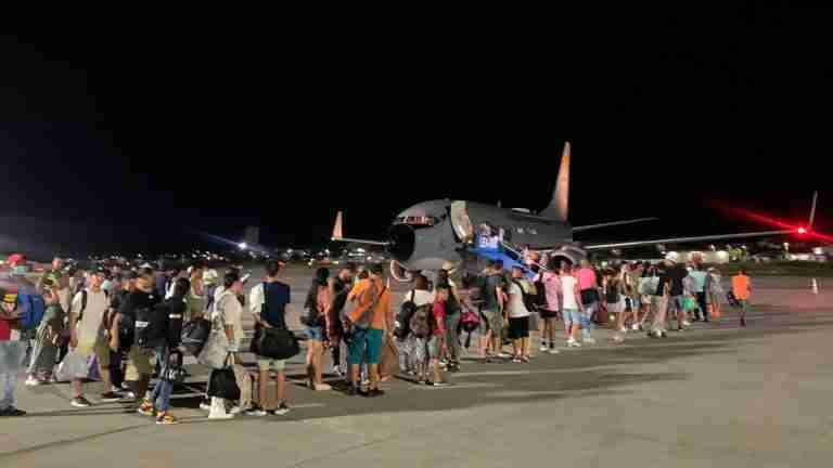 Fuerza Aérea evacuó a más de 200 pasajeros varados en San Andrés y Santa Marta