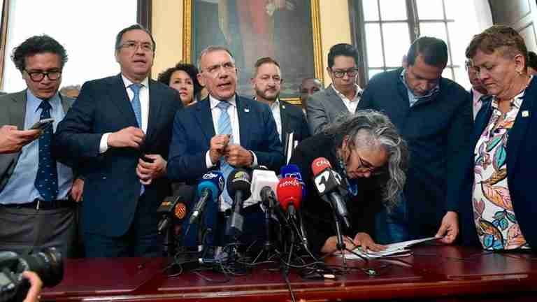 Se hundió la reforma política