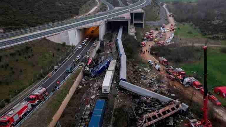 Colisión de trenes en Grecia deja un saldo de 36 muertos