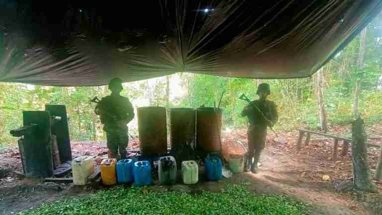 Destruyeron dos laboratorios de base de coca del Clan del Golfo