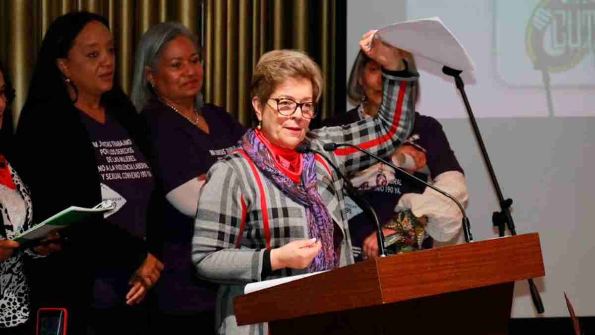 Un año de pensión por cada hijo para las mujeres: propuesta de Mintrabajo