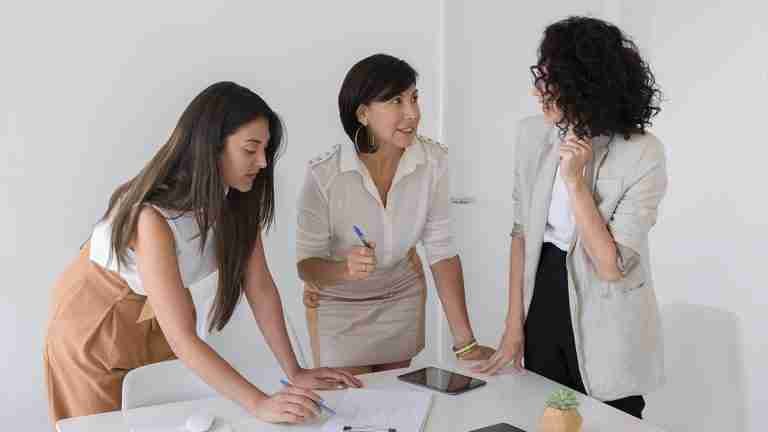 ¿Son las mujeres tan competentes en el mundo laboral como dicen?