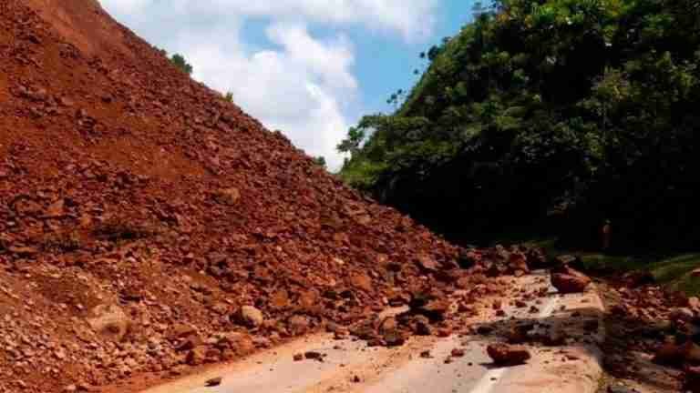 Autopista Medellín-Bogotá estaría cerrada por tiempo indefinido
