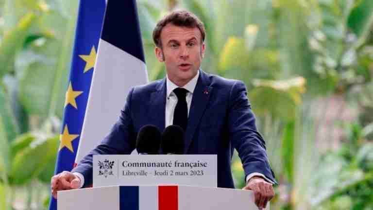 Emmanuel Macron retorna de África para no volver
