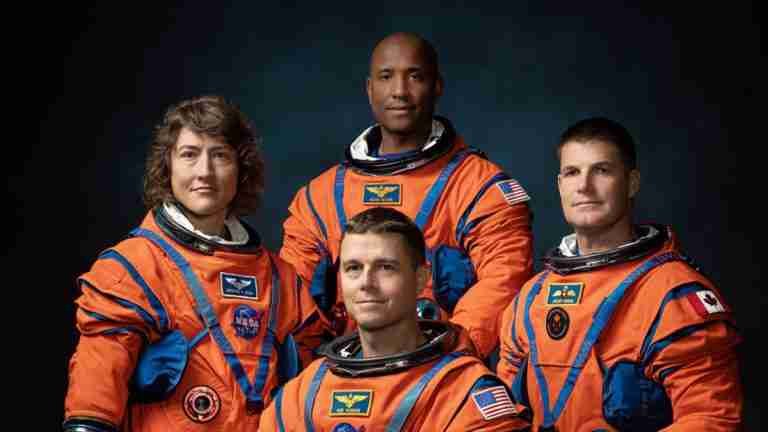 Estos son los cuatro astronautas que sobrevolarán la Luna en 2024