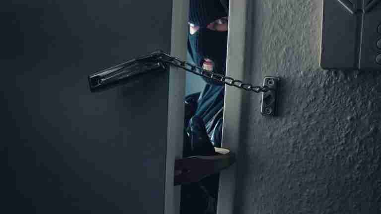 Precauciones que puedes tomar para proteger la casa de los ladrones durante las vacaciones de Semana Santa