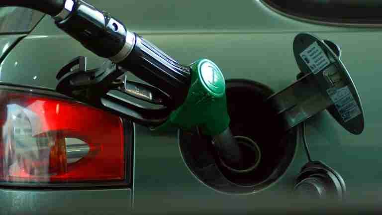 Combustibles sintéticos: ¿alternativa a los carros eléctricos?